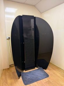 Tanning booth