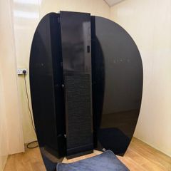 Tanning booth