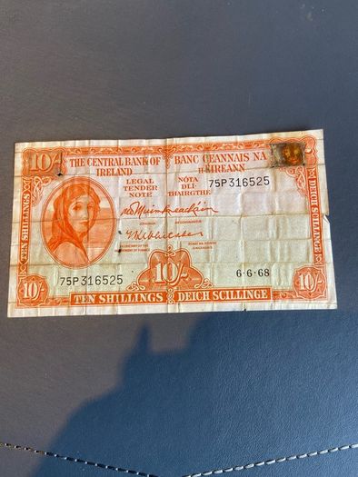 Ten shilling bank note 1968