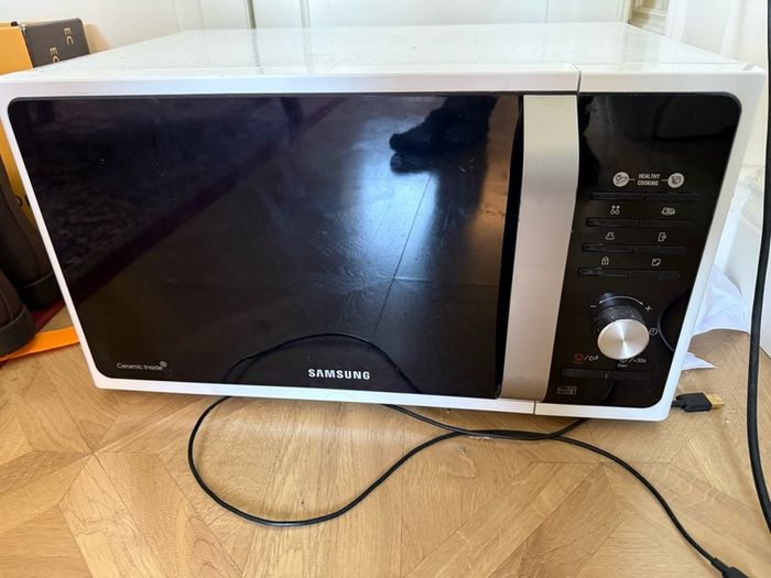 Samsung MS23F301TAW 23L 800W Microwave