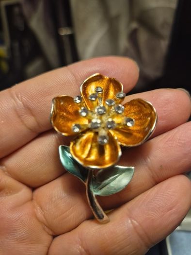 Vintage Brooch Flower