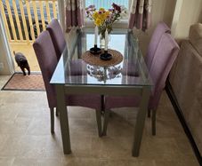 table & chairs barely used