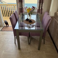 table & chairs barely used