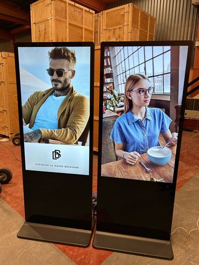 55"  Digiposter