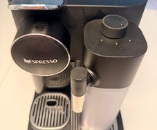 Nespresso Gran Lattissima Excellent Condition Fully Descaled