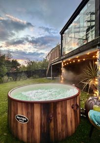 Lay-Z Spa Helsinki - 7 Person Hot Tub