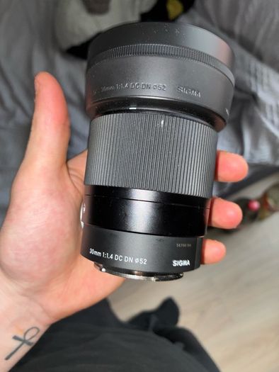 sigma 30mm f1.4 lens sony E mount
