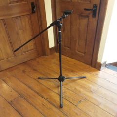 Microphone stand