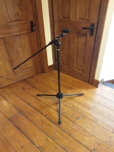 Microphone stand
