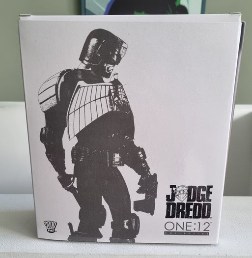 Mezco 1:12 Scale Judge Dredd Black/White figure
