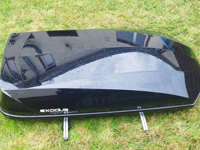 Thule Exodus 470l Roof box and bars