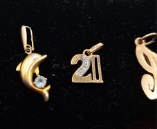 9ct gold pendant