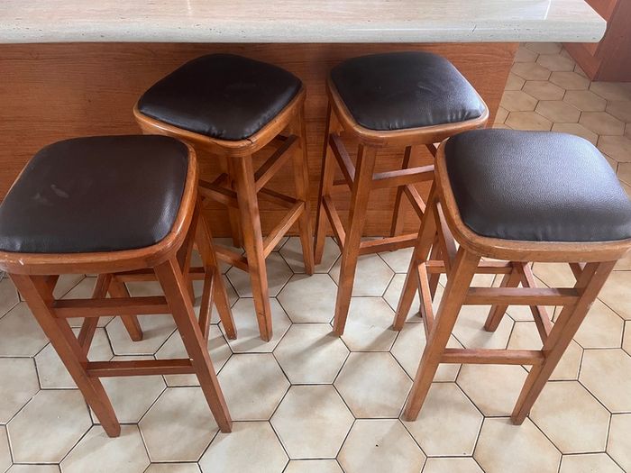 4 x bar stools