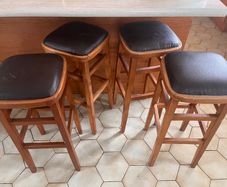 4 x bar stools