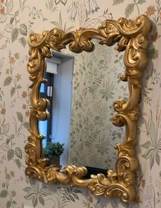 Baroque-style wall mirror