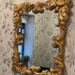 Baroque-style wall mirror