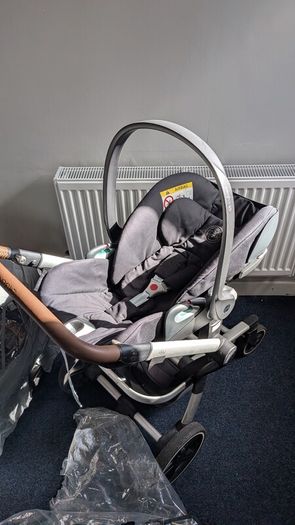 Joolz Hub travel system with Cybex Cloud infant car seat