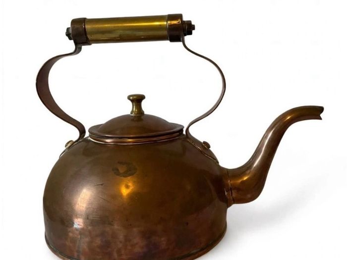 Late Georgian period 1830s copper and brass kettle