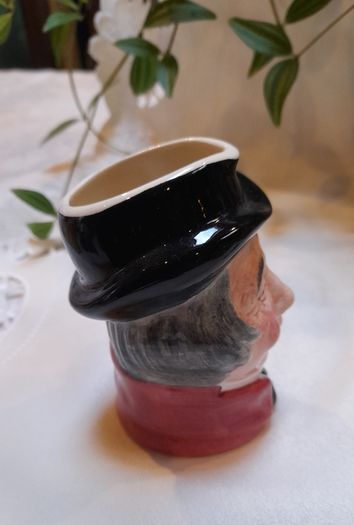 Character jug "Simon" Staffordshire