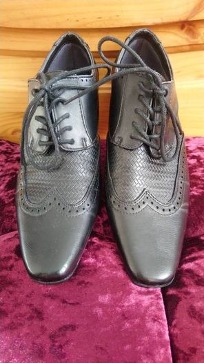 Boy's shoes