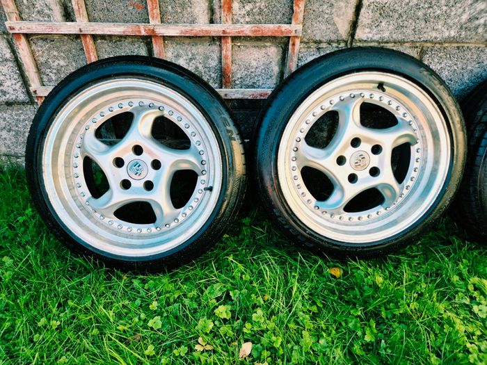 R18 5x112 Porsche Twist replica alloy wheels staggered with tyres