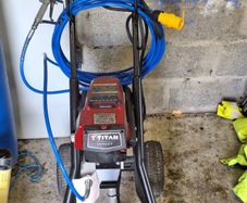 Titan airless paint sprayer