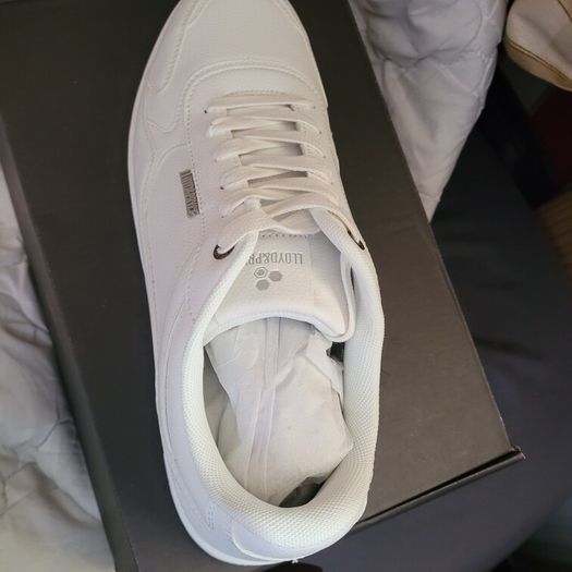 white runner men