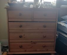 chest of drawers