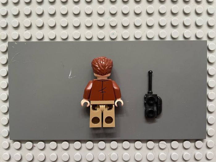 lego super heroes sh0591 Commissioner Gordon minifigure- Reddish Brown Hair and Coat