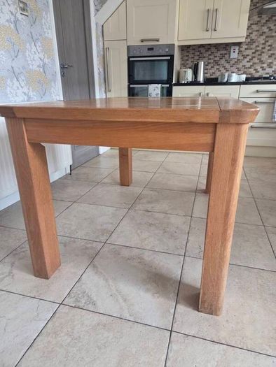 Dining Table & 6 Chairs