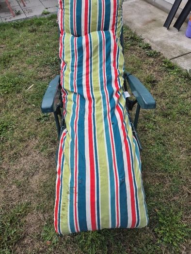 2 garden deck chairs