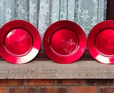 5 Large Plastic Plates (used).