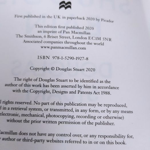 Shuggie Bain / Douglas Stuart