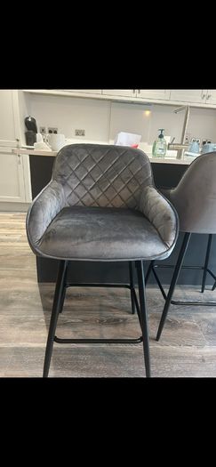 3 x bar stools/chairs for kitchen island