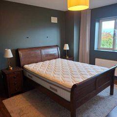 King bed, mattress, lockers and side lamps