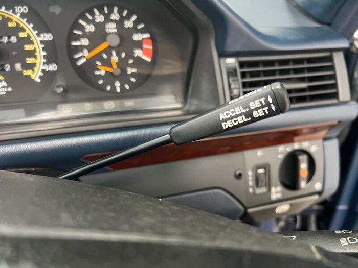 Mercedes-Benz E-Class 1994
