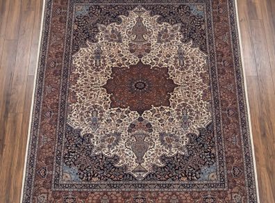 This is a fabulous carpet with great colours,