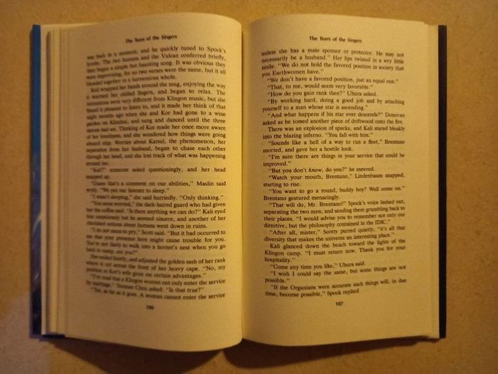 Star Trek - The Tears Of The Singers - Hardback