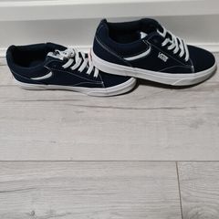 vans trainers