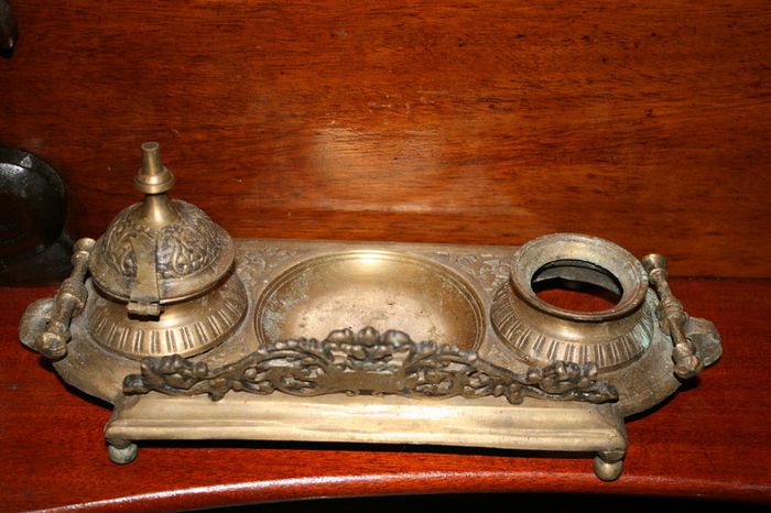Brass inkwell (29cm x 12cm)
