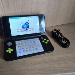 Nintendo 2DS XL with 30 games