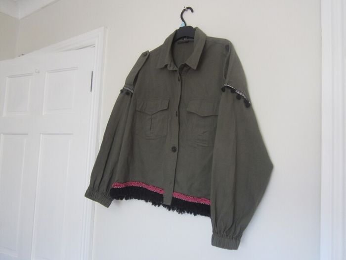 ZARA   trf      size Large