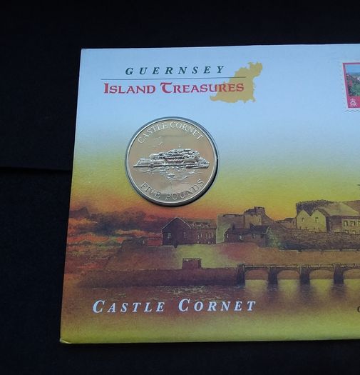 1997 Guernsey 5 Pound Coin and Stamp Cover - Limited Edition Mercury PNC ( 0176 )