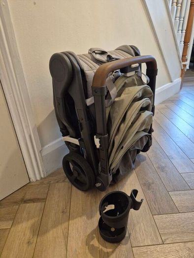 Ergobaby Metro+ Deluxe travel stroller