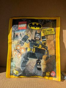 100% Lego Batman mega mech unopened