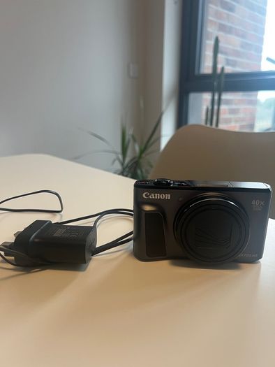 Canon Powershot sx720 hs digital camera in perfect condition