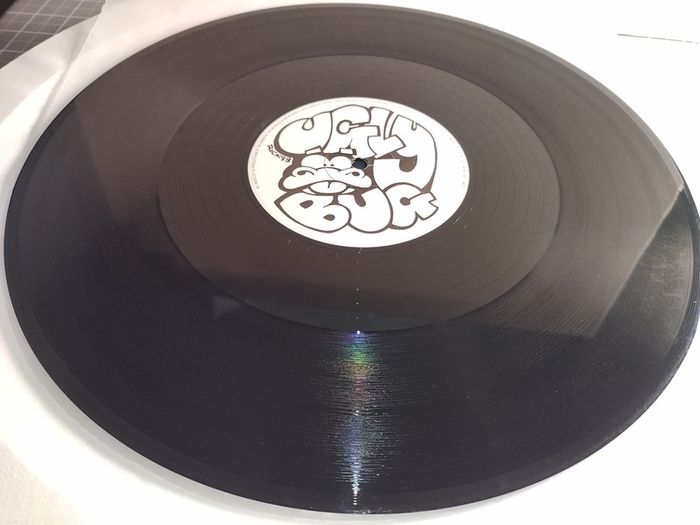 DJ Friendly - Down A J.D. + Drop the K.D. - Ugly Bug Records - Absolute QUALITY 90s Pete BONES HOUSE BANGER! Samples Subculture TV-Heaven! Debut Single on Ugly BUG!
