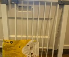 Safety 1st U-Pressure Fit Easy Close SecureTech Metal Gate
