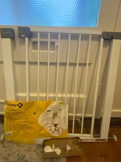 Safety 1st U-Pressure Fit Easy Close SecureTech Metal Gate