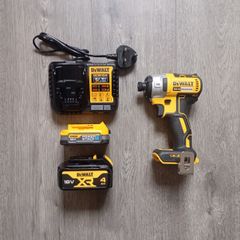 DeWalt dcf887 Impact Driver (New)